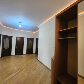 In Baku 160.0 m² apartment is for rent - Image 2