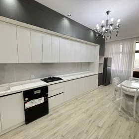 In Baku 151.0 m² apartment is for rent - Image 9