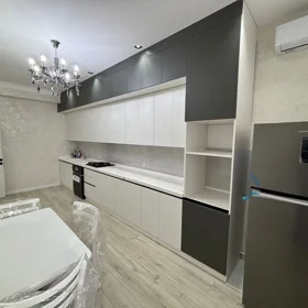 In Baku 151.0 m² apartment is for rent - Image 10