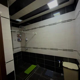 In Baku nan m² apartment is for sale - Image 9