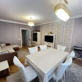 In Baku 85.0 m² apartment is for sale - Image 4