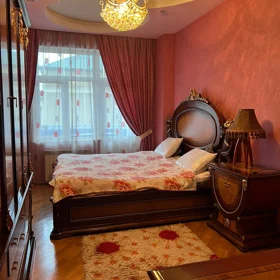 In Baku 135.0 m² apartment is for rent - Image 2