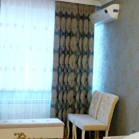 In Binəqədi rayonu 90.0 m² apartment is for sale - Image 2