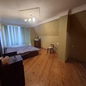 In Baku 150.0 m² house with 4.0 rooms is for sale - Image 4