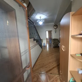 In Baku 150.0 m² house with 4.0 rooms is for sale - Image 8