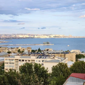 In Baku 176.0 m² apartment is for rent - Image 2