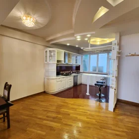 In Baku 176.0 m² apartment is for rent - Image 5
