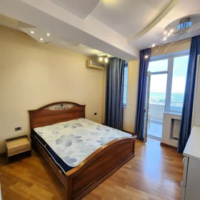 In Baku 176.0 m² apartment is for rent - Image 8