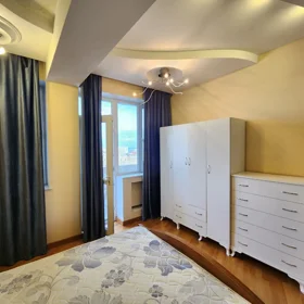 In Baku 176.0 m² apartment is for rent - Image 9