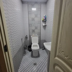 In Baku 107.0 m² apartment is for sale - Image 9