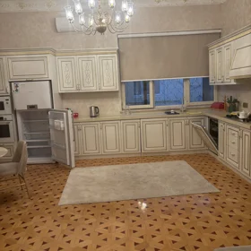 In Baku 150.0 m² apartment is for rent - Image 4