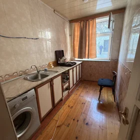 In Baku 95.0 m² house with 3.0 rooms is for sale - Image 4