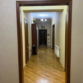 In Baku 180.0 m² apartment is for rent - Image 5