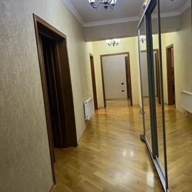In Baku 180.0 m² apartment is for rent - Image 6