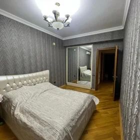 In Baku 180.0 m² apartment is for rent - Image 8