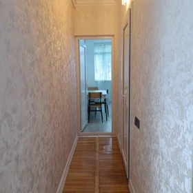 In Baku 90.0 m² apartment is for rent - Image 9