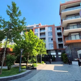 In Baku 260.0 m² apartment is for sale - Image 3