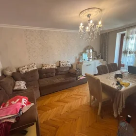 In Baku 61.0 m² apartment is for sale - Image 2