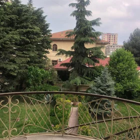 In Binəqədi rayonu 800.0 m² house with 9.0 rooms is for sale - Image 5