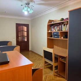 In Baku 90.0 m² apartment is for rent - Image 9