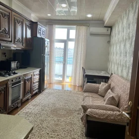 In Baku 180.0 m² apartment is for rent - Image 2