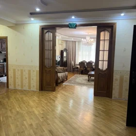 In Baku 180.0 m² apartment is for rent - Image 5
