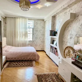 In Baku 130.0 m² apartment is for sale - Image 9