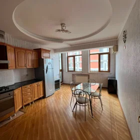In Baku 135.0 m² apartment is for sale - Image 2