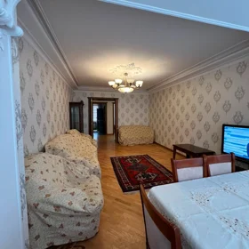 In Baku 135.0 m² apartment is for sale - Image 6