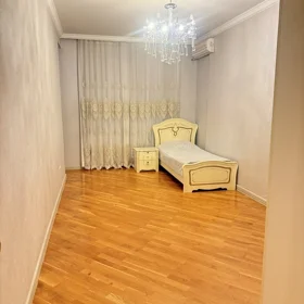 In Baku 170.0 m² apartment is for rent - Image 8