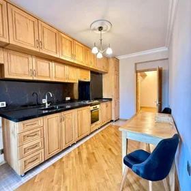 In Səbail rayonu 126.0 m² apartment is for sale - Image 2