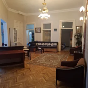 In Baku 135.0 m² apartment is for rent - Image 5