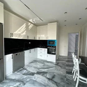 In Baku 150.0 m² apartment is for rent - Image 5
