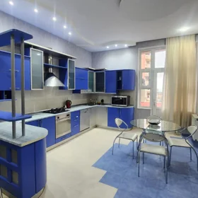 In Baku 220.0 m² apartment is for rent - Image 6