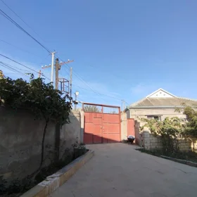 In Binəqədi rayonu 220.0 m² house with 7.0 rooms is for sale - Image 8