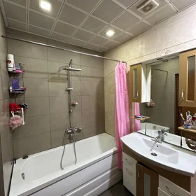 In Baku 80.0 m² apartment is for sale - Image 10