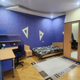 In Baku 220.0 m² apartment is for rent - Image 2