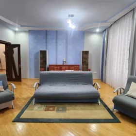 In Baku 220.0 m² apartment is for rent - Image 3