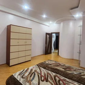In Baku 220.0 m² apartment is for rent - Image 7