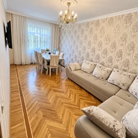 In Binəqədi rayonu 76.0 m² apartment is for sale