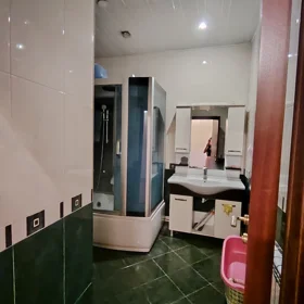 In Baku 75.0 m² apartment is for sale - Image 8