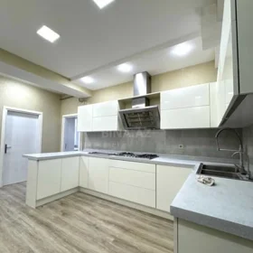 In Baku 85.0 m² apartment is for sale - Image 8