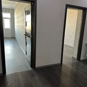 In Baku 180.0 m² apartment is for sale - Image 2