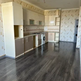 In Baku 180.0 m² apartment is for sale - Image 3