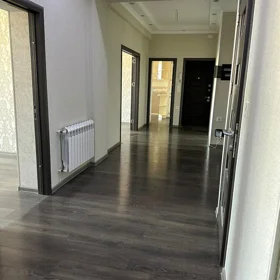 In Baku 180.0 m² apartment is for sale - Image 8