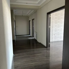In Baku 180.0 m² apartment is for sale - Image 9