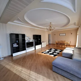 In Baku 167.0 m² apartment is for sale - Image 4