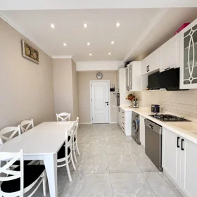 In Baku 116.0 m² apartment is for sale - Image 9