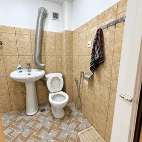 In Baku 75.0 m² apartment is for sale - Image 10