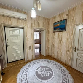 In Baku 110.0 m² apartment is for rent - Image 2